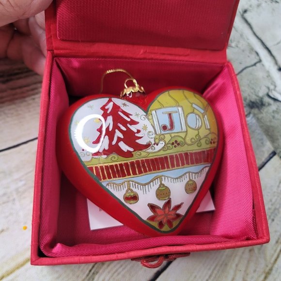 2006 Pier 1 Li Bien Joy Noel Red Multi Color Heart Ornament with Box Appx 3 x 4" - Picture 1 of 8